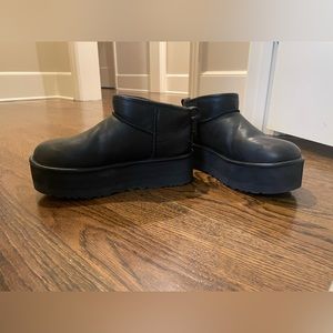 Ugg Classic Ultra Mini Platform Leather- no box